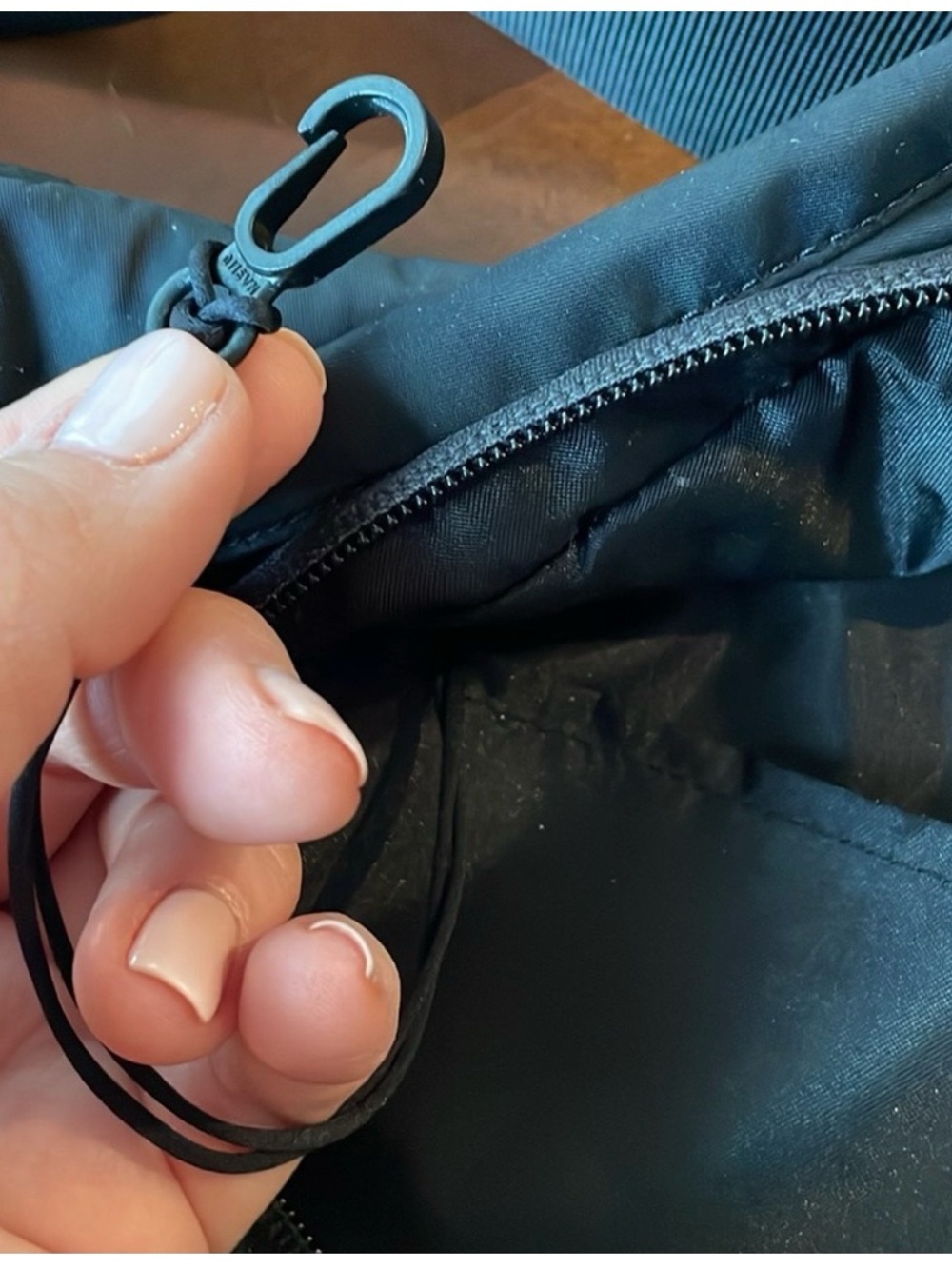 lululemon athletica large Black Crossbody Waist Bag - Picture 8 of 8